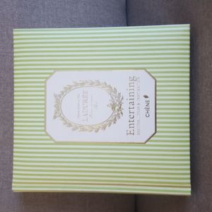 Ladurée: Entertaining: Recipes, Ideas & Inspiration (Hardcover)